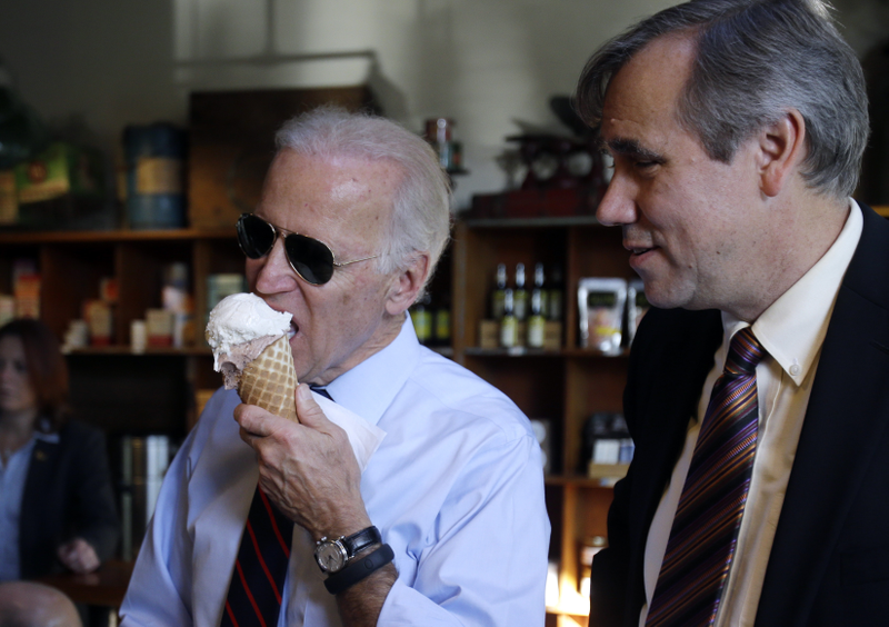 Illustration for article titled Joe Biden Eats an Ice Cream Cone While Wearing Aviators. Spectacular.